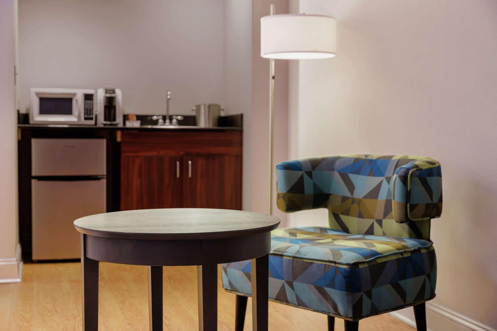 Hotel Trilogy Albany Airport, Tapestry Collection By Hilton Latham Eksteriør billede