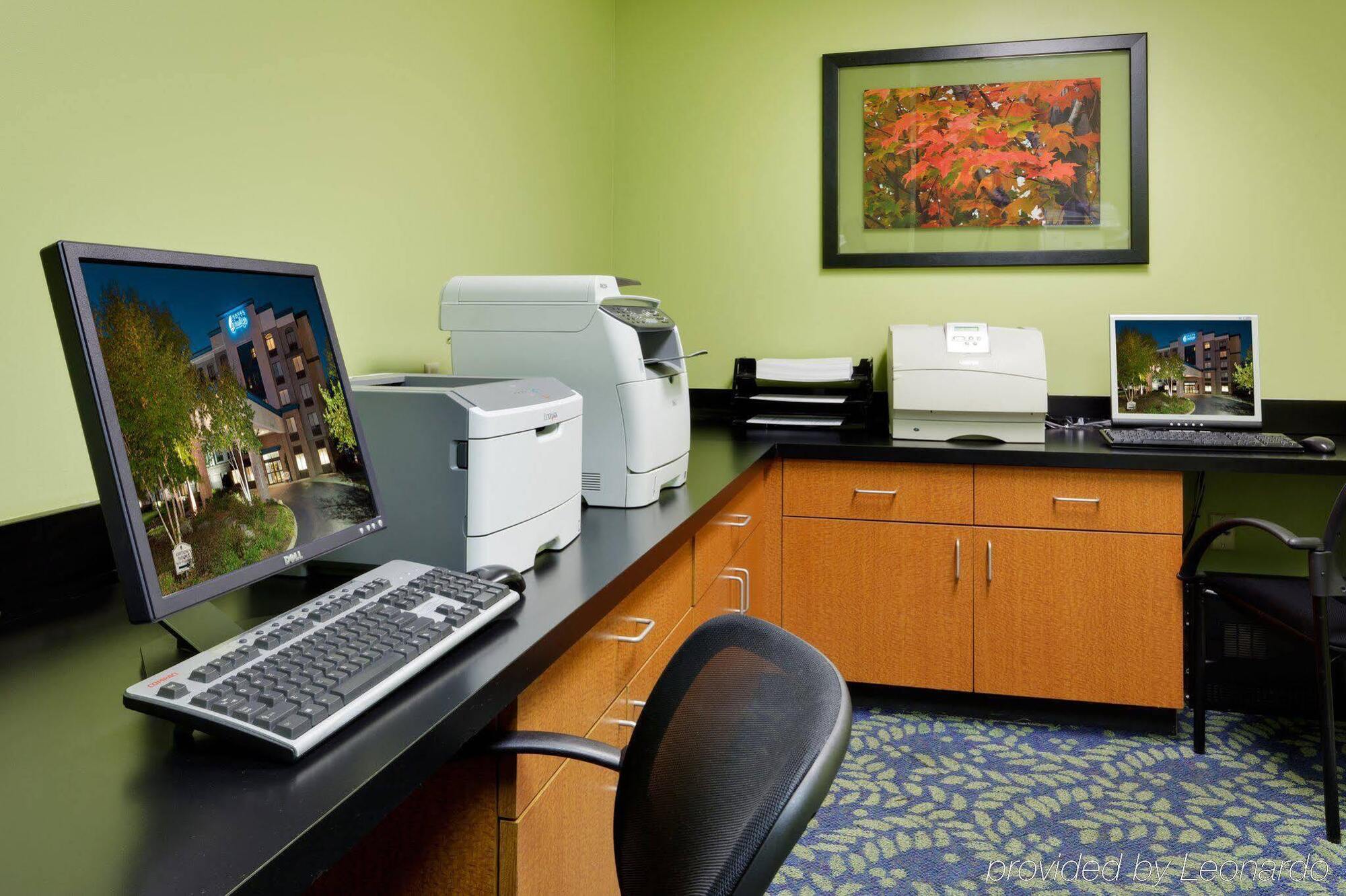 Hotel Trilogy Albany Airport, Tapestry Collection By Hilton Latham Eksteriør billede